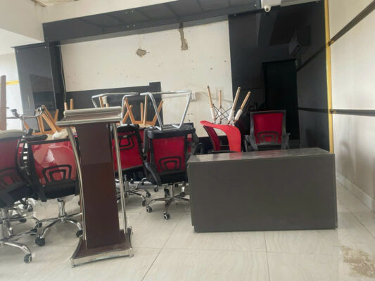 Đồ cũ Quốc Việt_Thu mua nội thất văn phòng cũ 