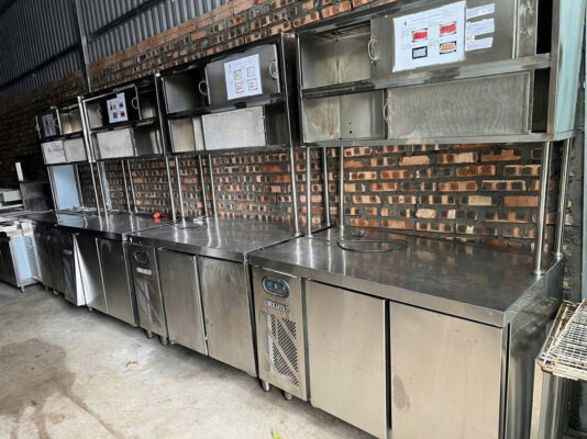 thu mua kệ inox, bàn mát,....