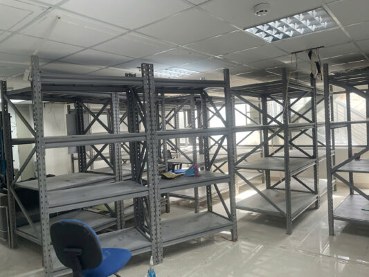 thanh lý kệ sắt