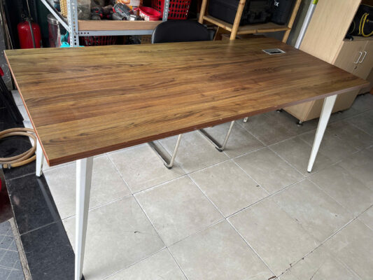 thu mua bàn văn phòng cũ