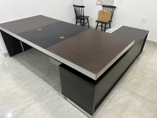 thu mua bàn , tủ văn phòng cũ giá cao