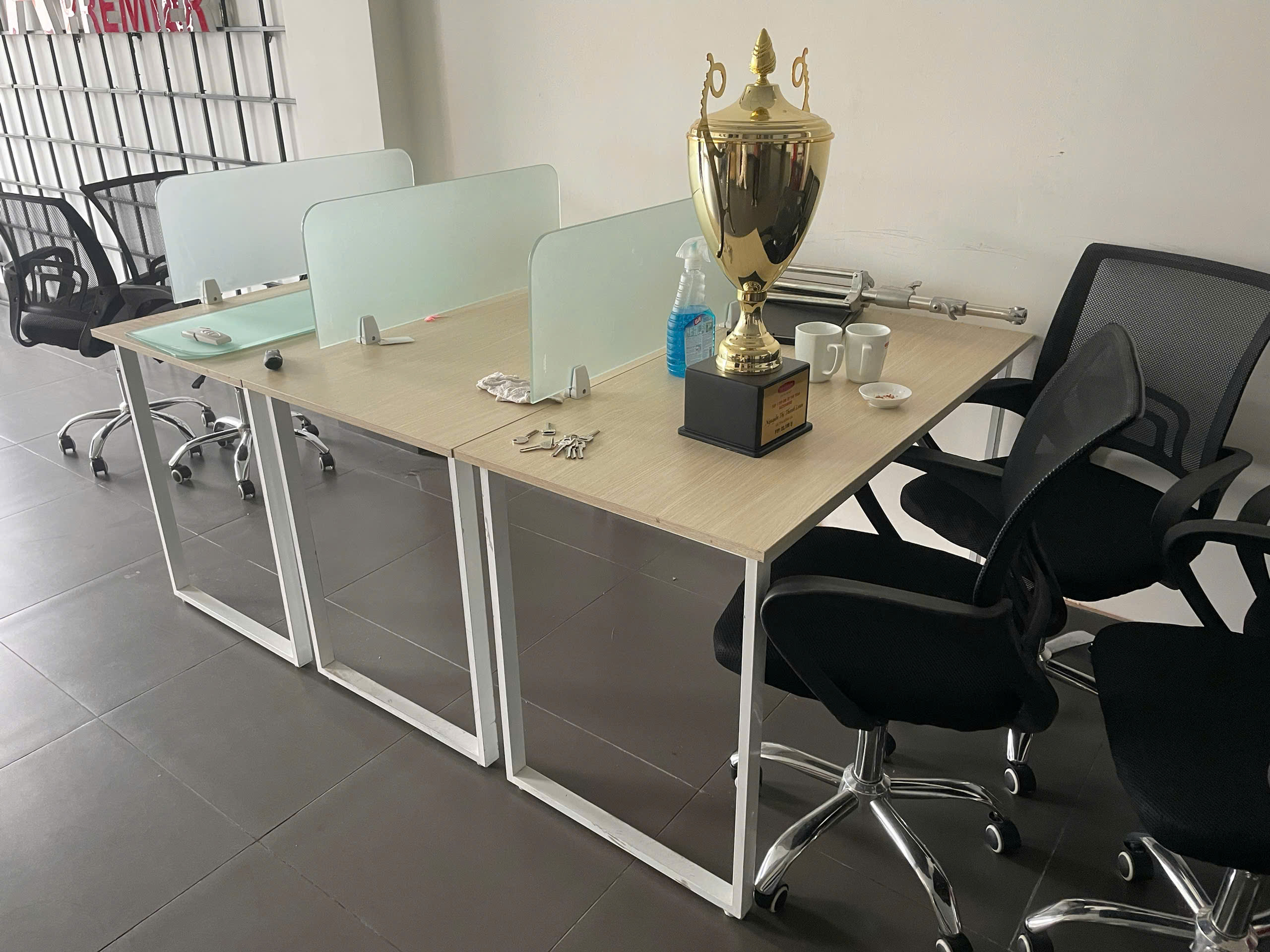 Thanh lý nội thất văn phòng tại Quận 10