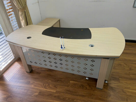 Thu mua bàn làm việc cũ 