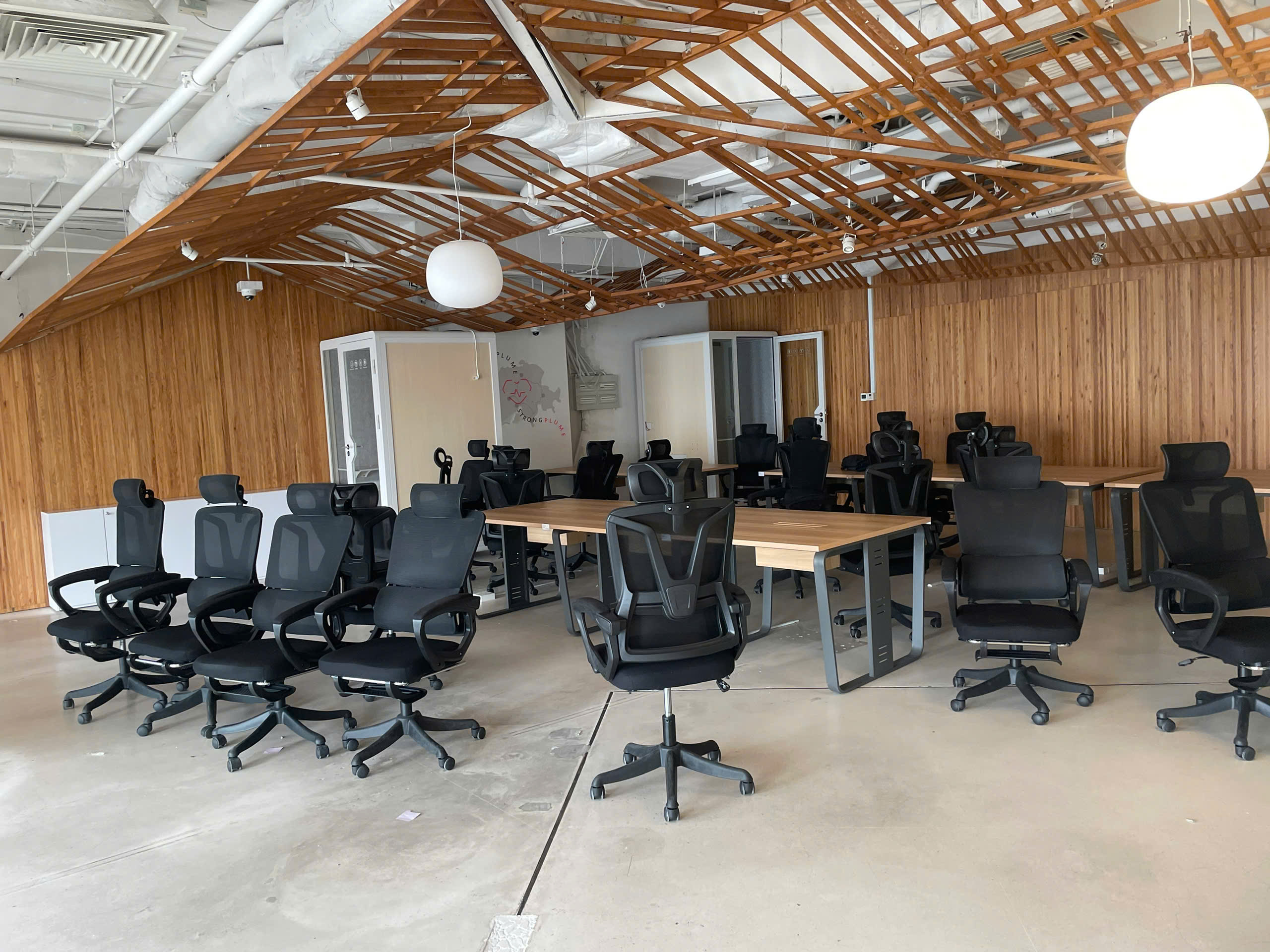 Thanh lý nội thất văn phòng tại Phú Nhuận