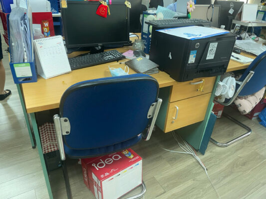 Thu mua bàn làm việc văn phòng cũ giá cao 