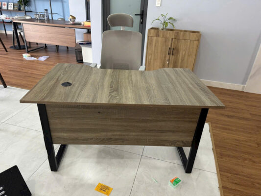 Thu mua bàn ghế văn phòng cũ giá cao 