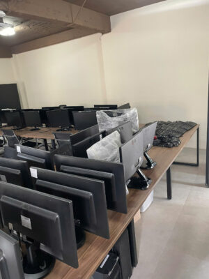 Thanh lý đồ văn phòng trọn gói giá cao tại Quận 2